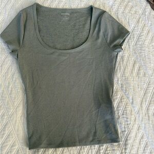 Hollister Gray Ribbed Scoop Neck Short Sleeve baby Tee